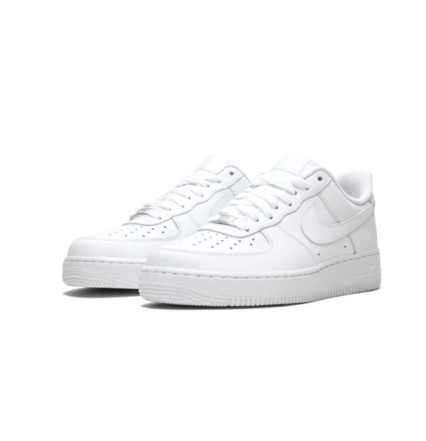 NIKE AIR FORCE 1 TRIPLE WHITE