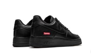 Nike AIR FORCE 1 BLACK SUPREME