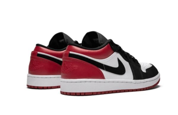 AIR JORDAN 1 LOW BLACK TOE