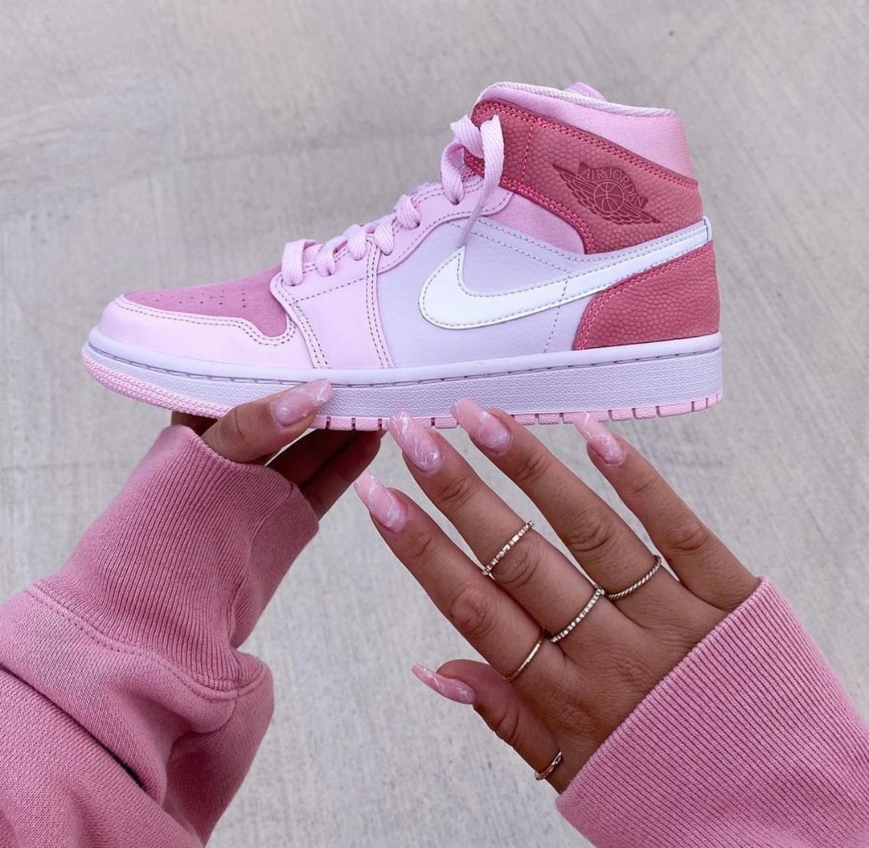 AIR JORDAN 1 Mid DIGITAL PINK - Image 4