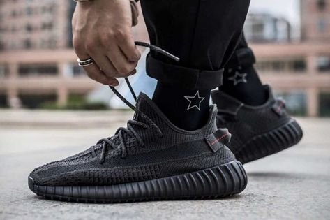 YEEZY BOOST 350 v2 BLACK (NON-REFLECTIVE) - Image 6