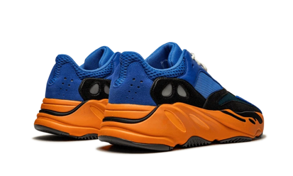 ⁦Yeezy 700 BRIGHT BLUE⁩ – תמונה ⁦3⁩