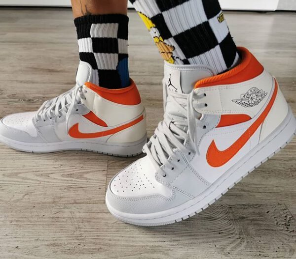 ⁦AIR JORDAN 1 Mid STARFISH⁩ – תמונה ⁦4⁩