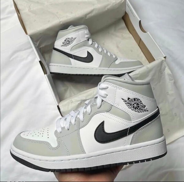 ⁦AIR JORDAN 1 Mid WHITE LIGHT SMOKE GREY 01⁩ – תמונה ⁦6⁩