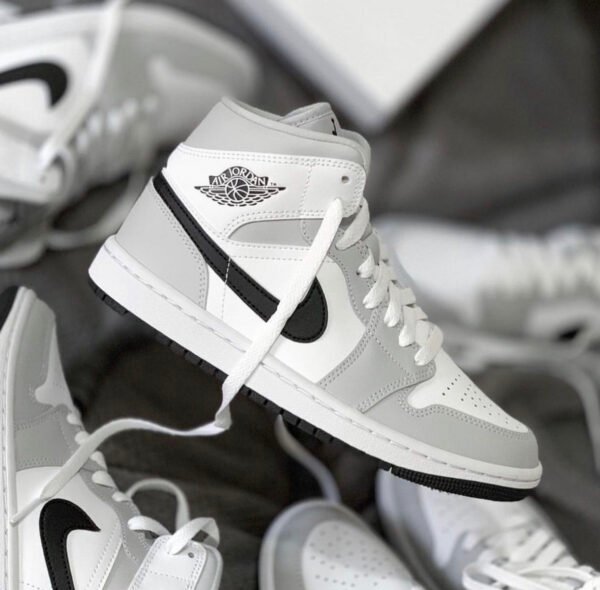 ⁦AIR JORDAN 1 Mid WHITE LIGHT SMOKE GREY 01⁩ – תמונה ⁦5⁩