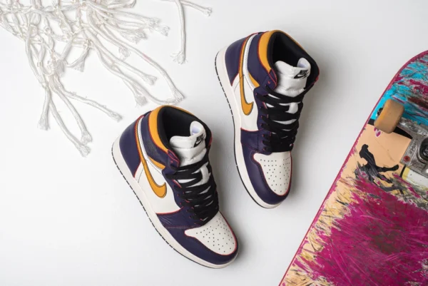 ⁦Air Jordan 1 Retro High Og Defiant Nike Sb La To Chicago⁩ – תמונה ⁦5⁩