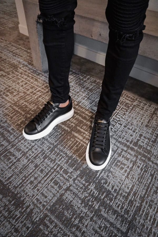 ⁦Alexander McQueen OVERSIZED BLACK⁩ – תמונה ⁦4⁩