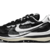 nike sacai vaporwaffle tour black white graal spotter