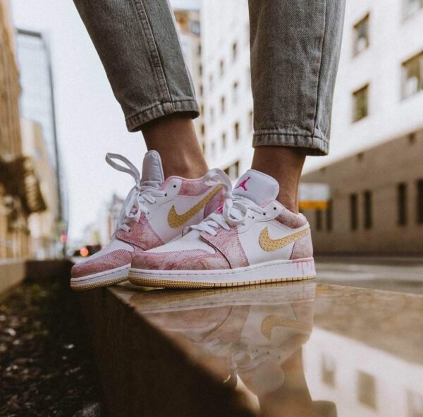 ⁦AIR JORDAN 1 Low PAINT DRIP⁩ – תמונה ⁦5⁩