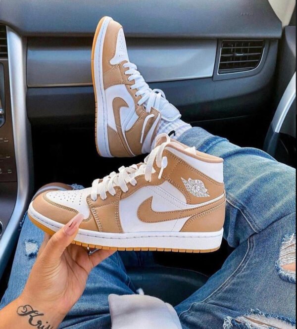 ⁦AIR JORDAN 1 Mid TAN GUM⁩ – תמונה ⁦4⁩