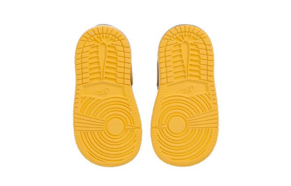 ⁦Air Jordan 1 High Kids Pollen⁩ – תמונה ⁦5⁩