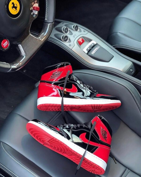 ⁦Air Jordan 1 High Og Patent Bred⁩ – תמונה ⁦4⁩