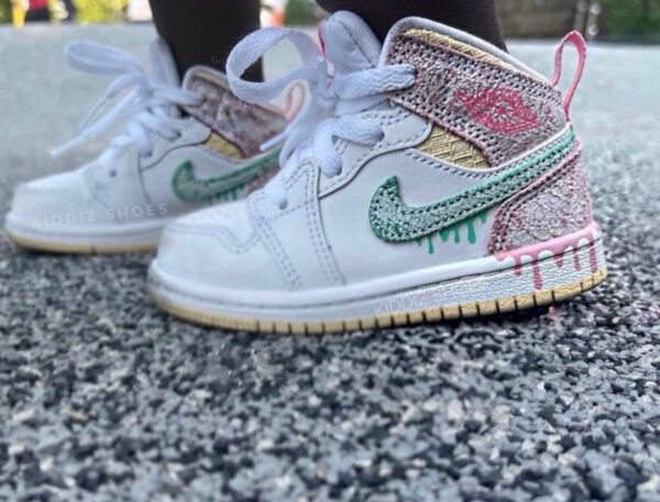 ⁦Air Jordan 1 Mid Kids Ice Cream⁩ – תמונה ⁦5⁩