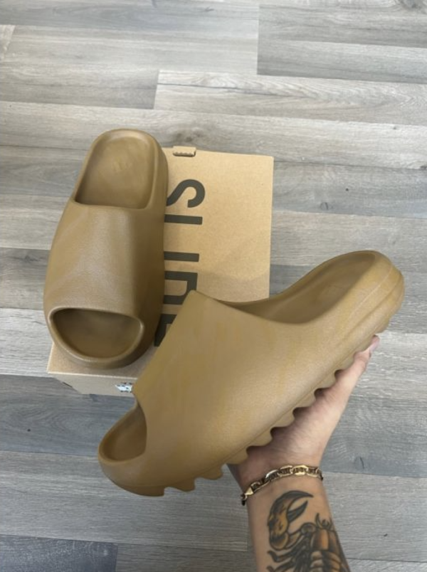 ⁦Yeezy Slide Ochre⁩ – תמונה ⁦6⁩