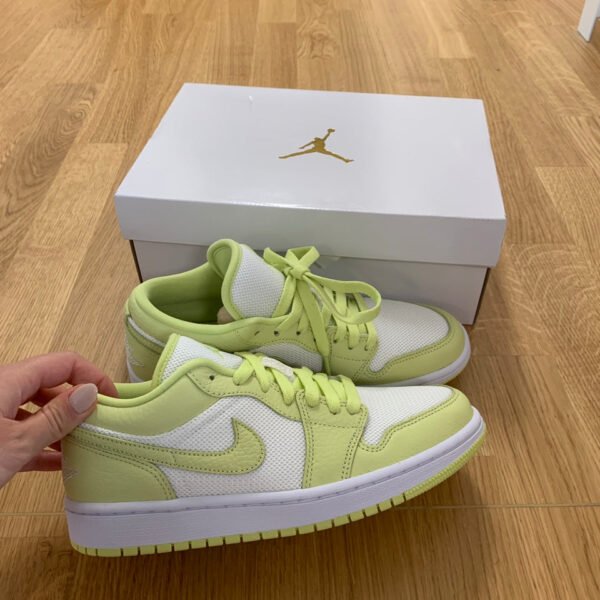 ⁦Air Jordan 1 Low Limelight⁩ – תמונה ⁦6⁩