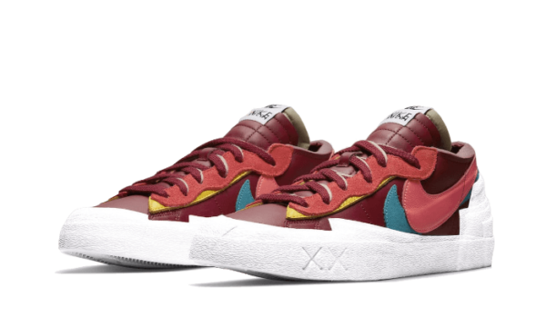 ⁦Nike Blazer Low Sacai Kaws Team Red⁩ – תמונה ⁦2⁩