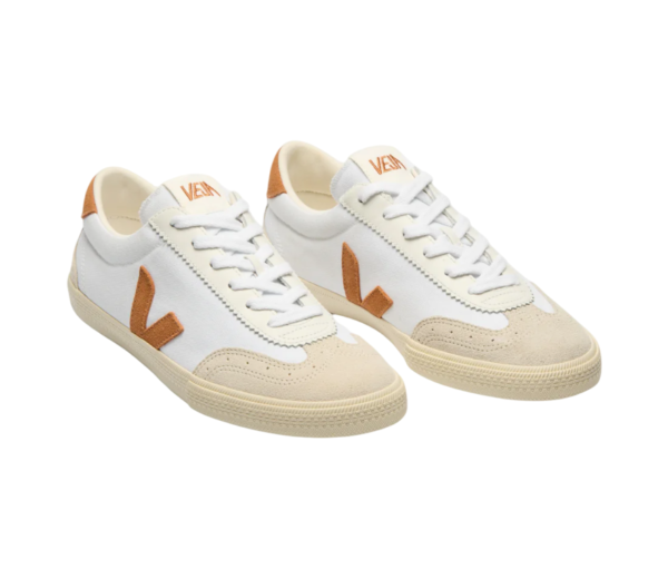⁦מבצע: Veja Volley Canvas עם נעליים טרנדיות⁩ – תמונה ⁦2⁩