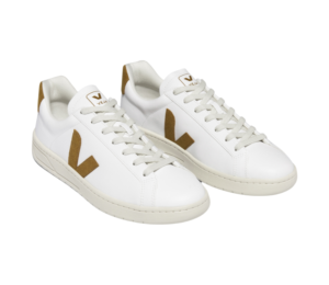 Sale: Veja Urca vegan sneakers for men with great discounts for surfers