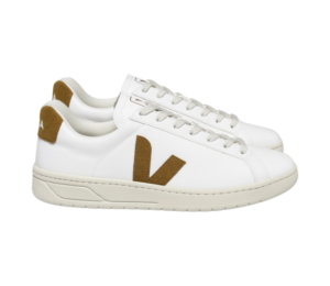 Sale: Veja Urca vegan sneakers for men with great discounts for surfers