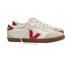 Sale: Veja Volley with lucrative discounts for surfers