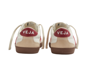 Sale: Veja Volley with lucrative discounts for surfers